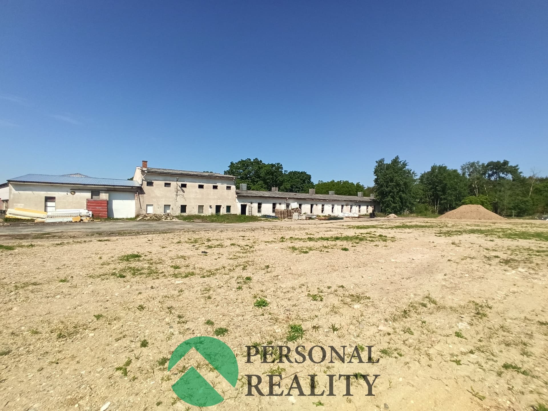 Prodej skladovacího prostoru 17.000 m2, Krakovany - Božec