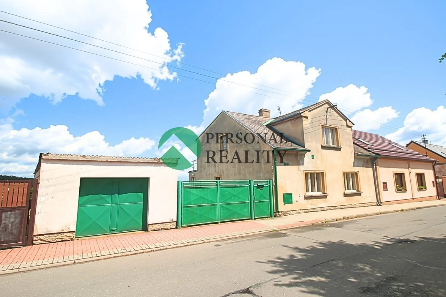 Prostorný dům/ chalupa  150 m² se zahradou 562 m²  Rynholec u Prahy