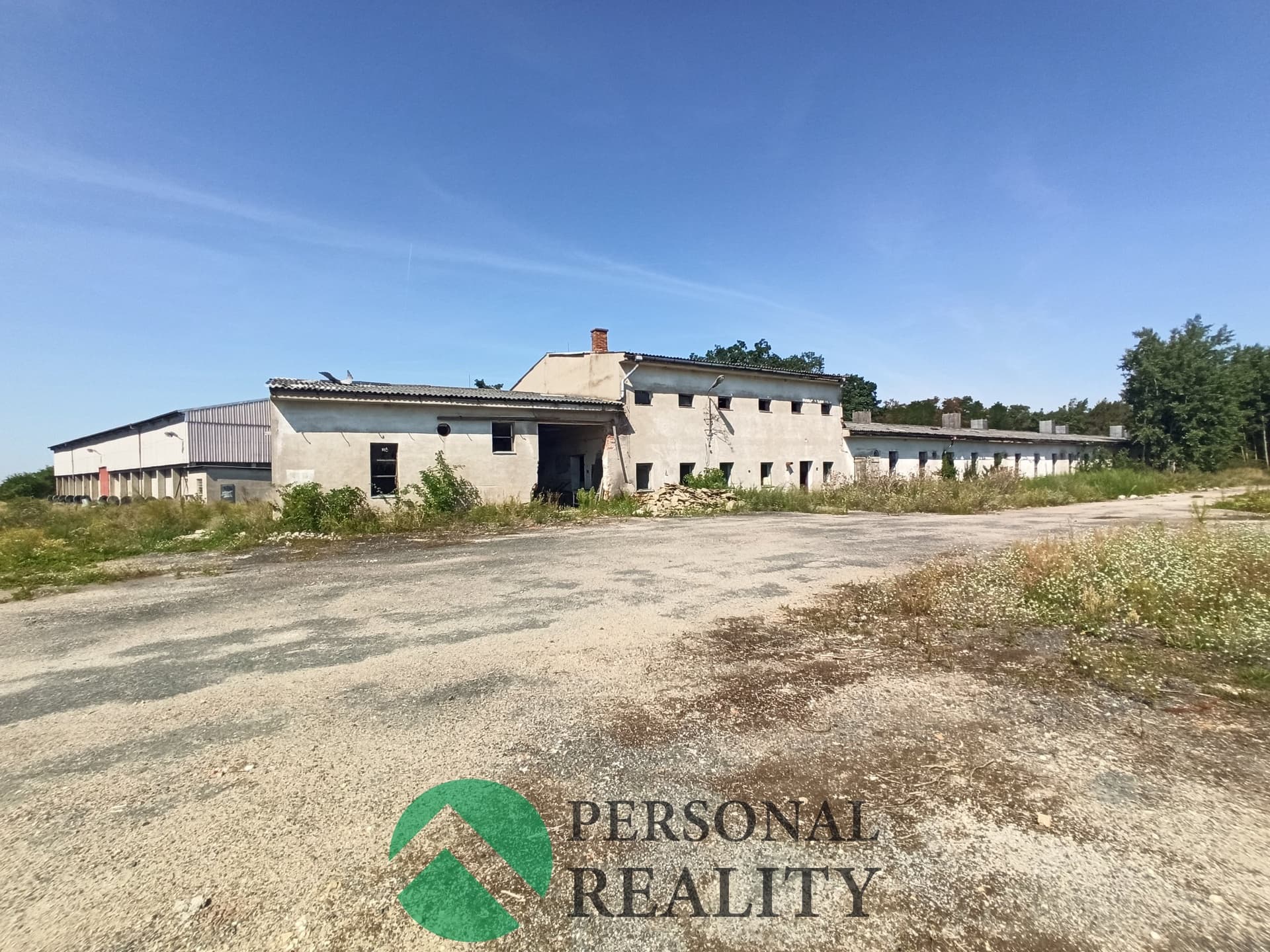 Pronájem skladovací plochy 13.000 m² - Krakovany - Božec